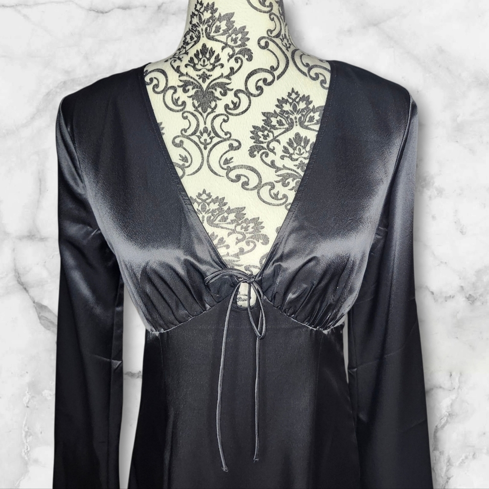 DIVIDED Elegant Black Long Sleeve Dress - Small - Picture 4 of 7